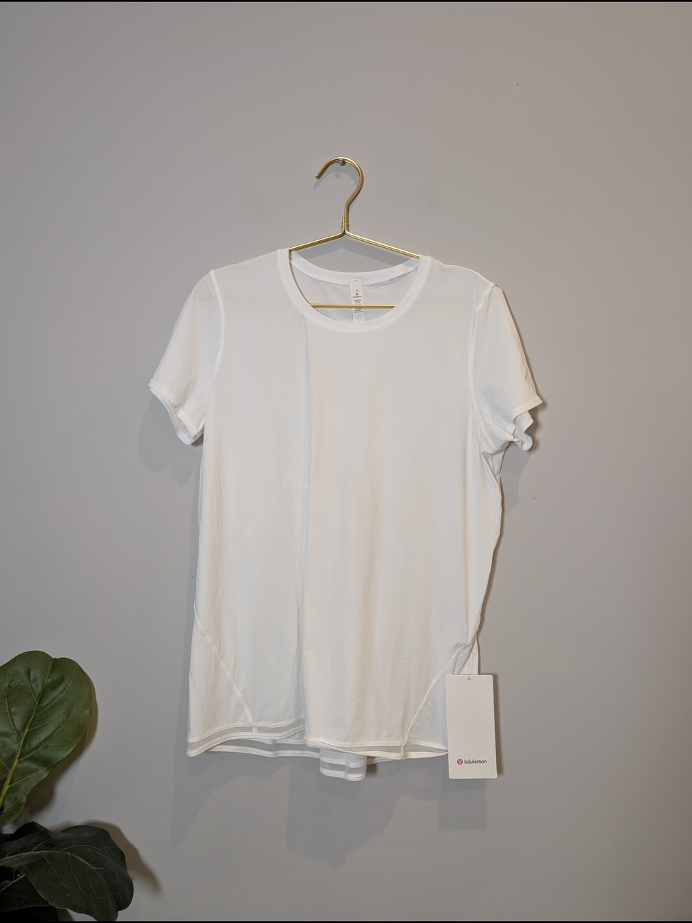 NWT Lululemon athletica Into the Sun Short Sleeve Top - White